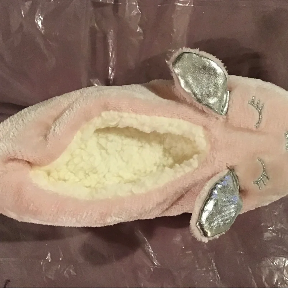 Slippers - Picture 3 of 7